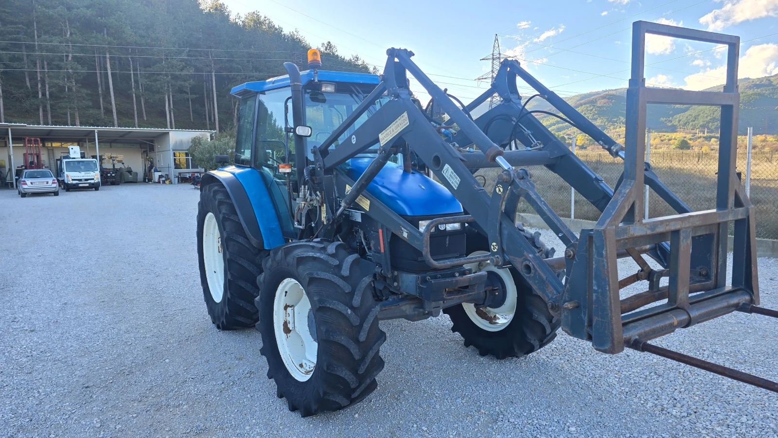 Трактор New Holland TS110-Челен товарач - изображение 6 | Auto.bg Трактор New Holland TS110-Челен товарач - изображение 6