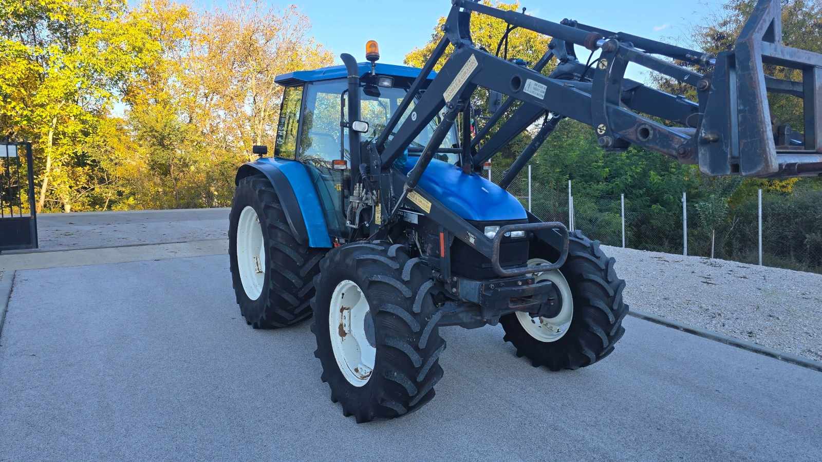 Трактор New Holland TS110-Челен товарач - изображение 5 | Auto.bg Трактор New Holland TS110-Челен товарач - изображение 5