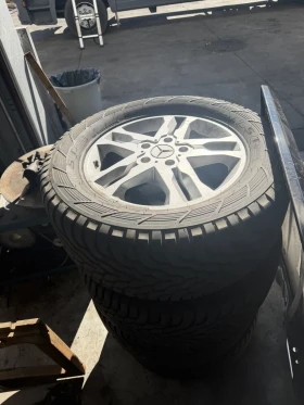Mercedes-Benz G Оригинални джанти 285/55 R18 с гуми - 10 € - 64359603 6 | Car24.bg Mercedes-Benz G Оригинални джанти 285/55 R18 с гуми - 10 € - 64359603 6