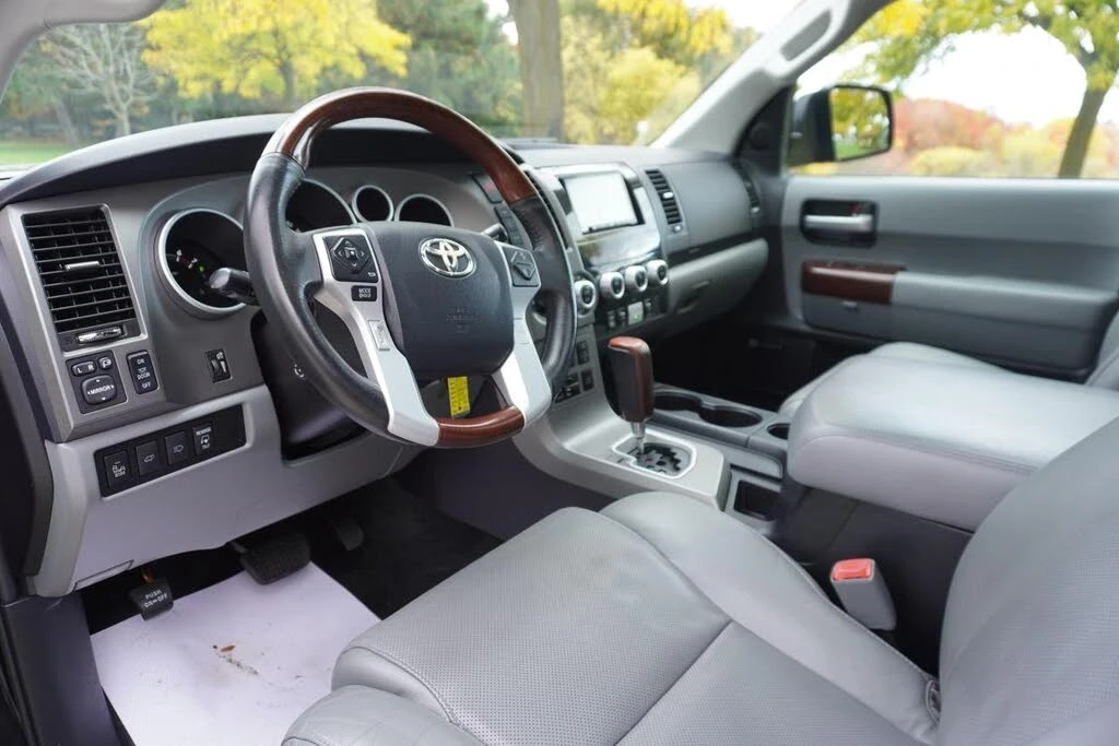Toyota Sequoia Platinum ПОДГРЕВ* BLINDSPOT* CAM* KEYLESS*  - изображение 7 | Auto.bg Toyota Sequoia Platinum ПОДГРЕВ* BLINDSPOT* CAM* KEYLESS*  - изображение 7