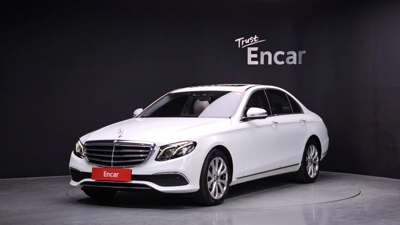 Mercedes-Benz E 220 E 220d Exclusive | HUD | Панорама | Камера - 14550 € / 28457.33 лв. - 16907448 1 | Car24.bg Mercedes-Benz E 220 E 220d Exclusive | HUD | Панорама | Камера - 14550 € / 28457.33 лв. - 16907448 1