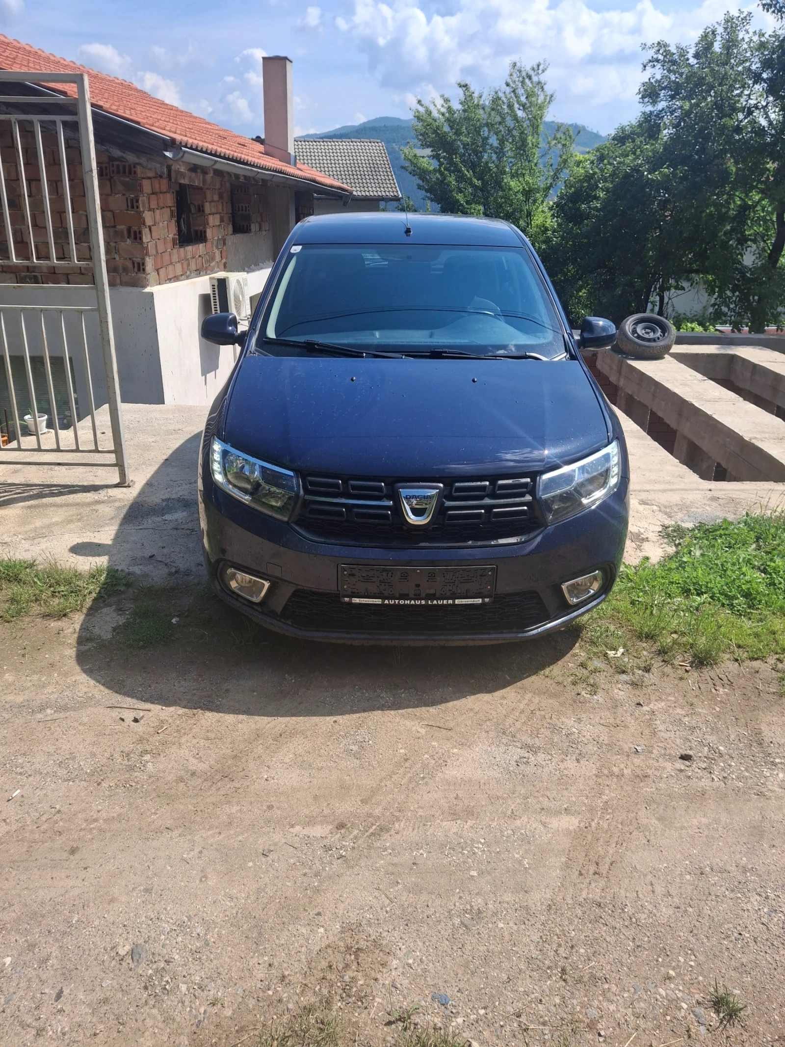 Dacia Sandero undefined | Auto.bg — изображение 1 Dacia Sandero undefined | Auto.bg — изображение 1