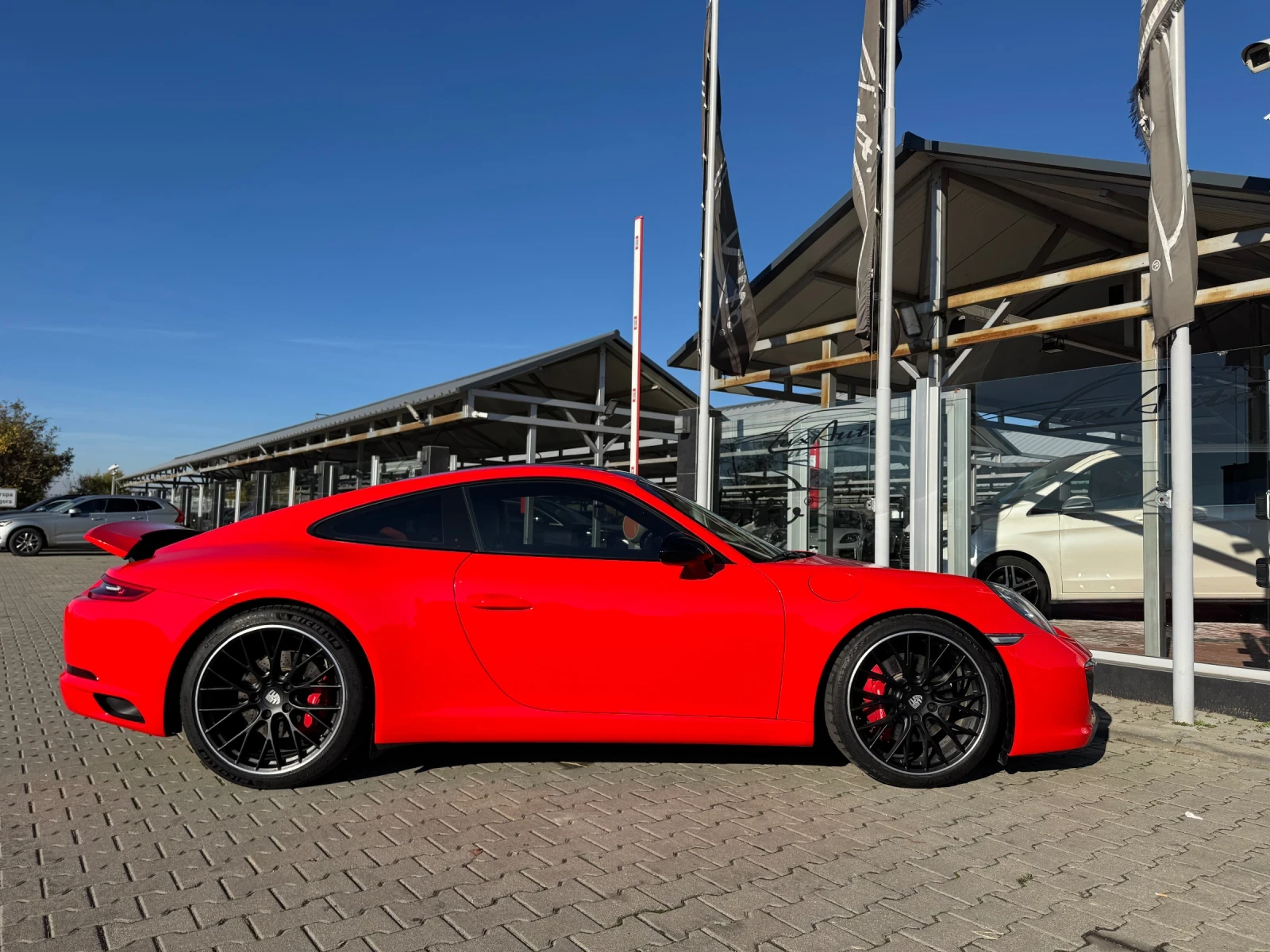 Porsche 911 CARRERA S#GTS PACK#CHRONO#ALCANTARA#69000KM - изображение 4 | Auto.bg Porsche 911 CARRERA S#GTS PACK#CHRONO#ALCANTARA#69000KM - изображение 4