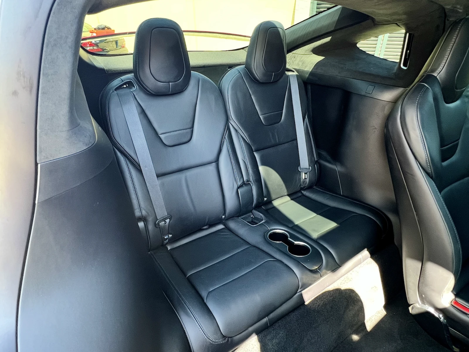 Tesla Model X 75D Dual Motor AWD/Въздушно/Европейска/5+ 1 - изображение 8 | Auto.bg Tesla Model X 75D Dual Motor AWD/Въздушно/Европейска/5+ 1 - изображение 8