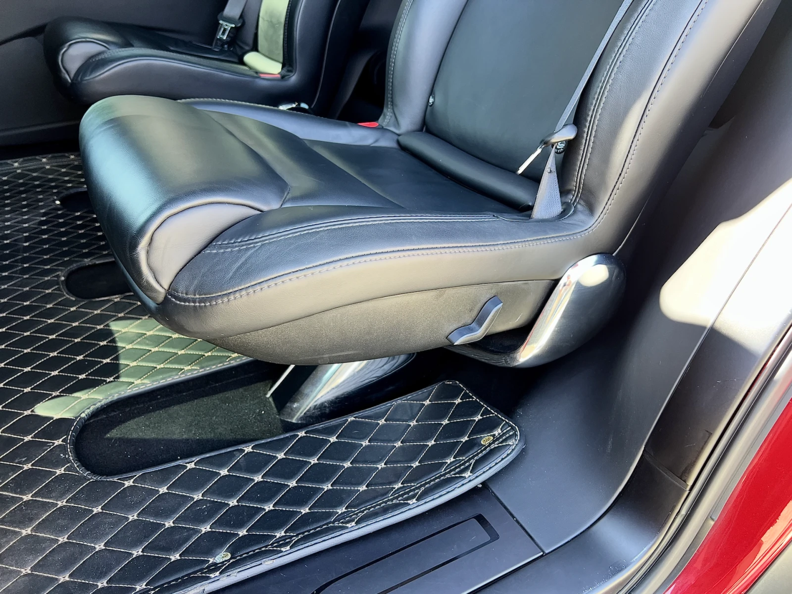 Tesla Model X 75D Dual Motor AWD/Въздушно/Европейска/5+ 1 - изображение 10 | Auto.bg Tesla Model X 75D Dual Motor AWD/Въздушно/Европейска/5+ 1 - изображение 10