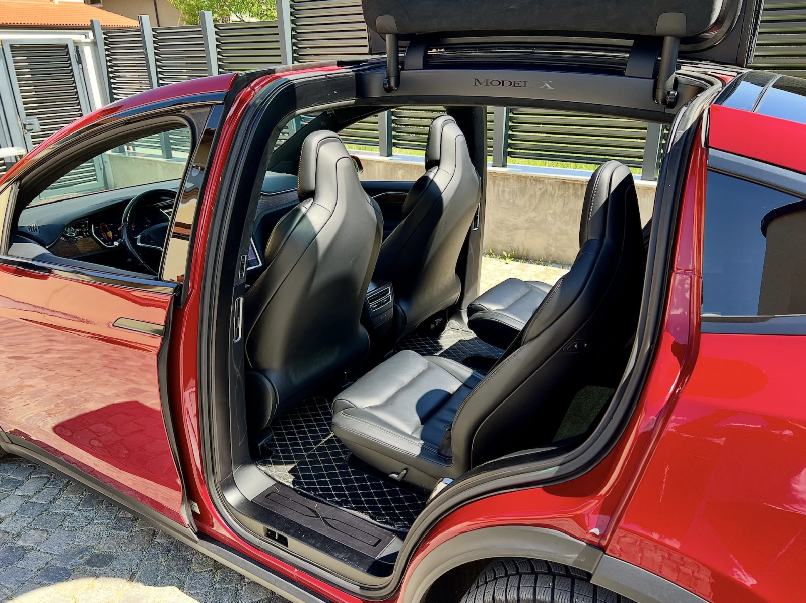 Tesla Model X 75D Dual Motor AWD/Въздушно/Европейска/5+ 1 - изображение 6 | Auto.bg Tesla Model X 75D Dual Motor AWD/Въздушно/Европейска/5+ 1 - изображение 6