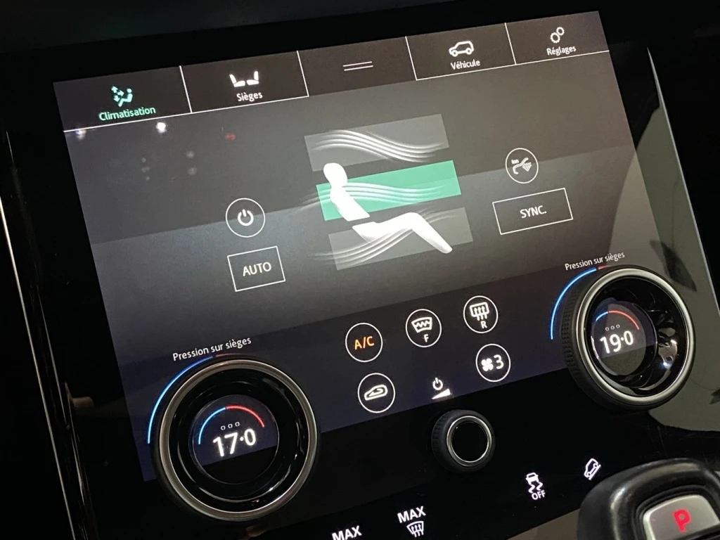 Land Rover Range Rover Evoque P250 SE* Meridian Sound* Pano* Blind Spot* CarPlay - изображение 10 | Auto.bg Land Rover Range Rover Evoque P250 SE* Meridian Sound* Pano* Blind Spot* CarPlay - изображение 10