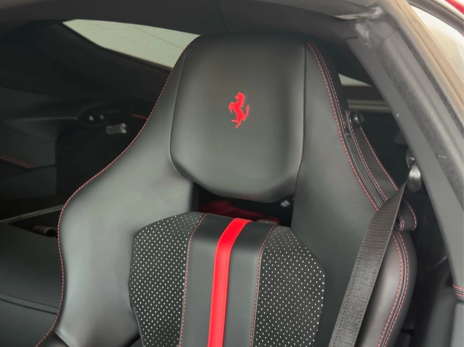 Ferrari 812 Superfast /LIFT/CARBON/CAMERA/CERAMIC/JBL/ - изображение 10 | Auto.bg Ferrari 812 Superfast /LIFT/CARBON/CAMERA/CERAMIC/JBL/ - изображение 10