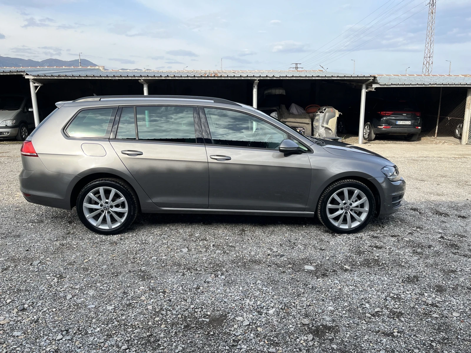 VW Golf 2.0 TDI 4 MOTION - изображение 6 | Auto.bg VW Golf 2.0 TDI 4 MOTION - изображение 6