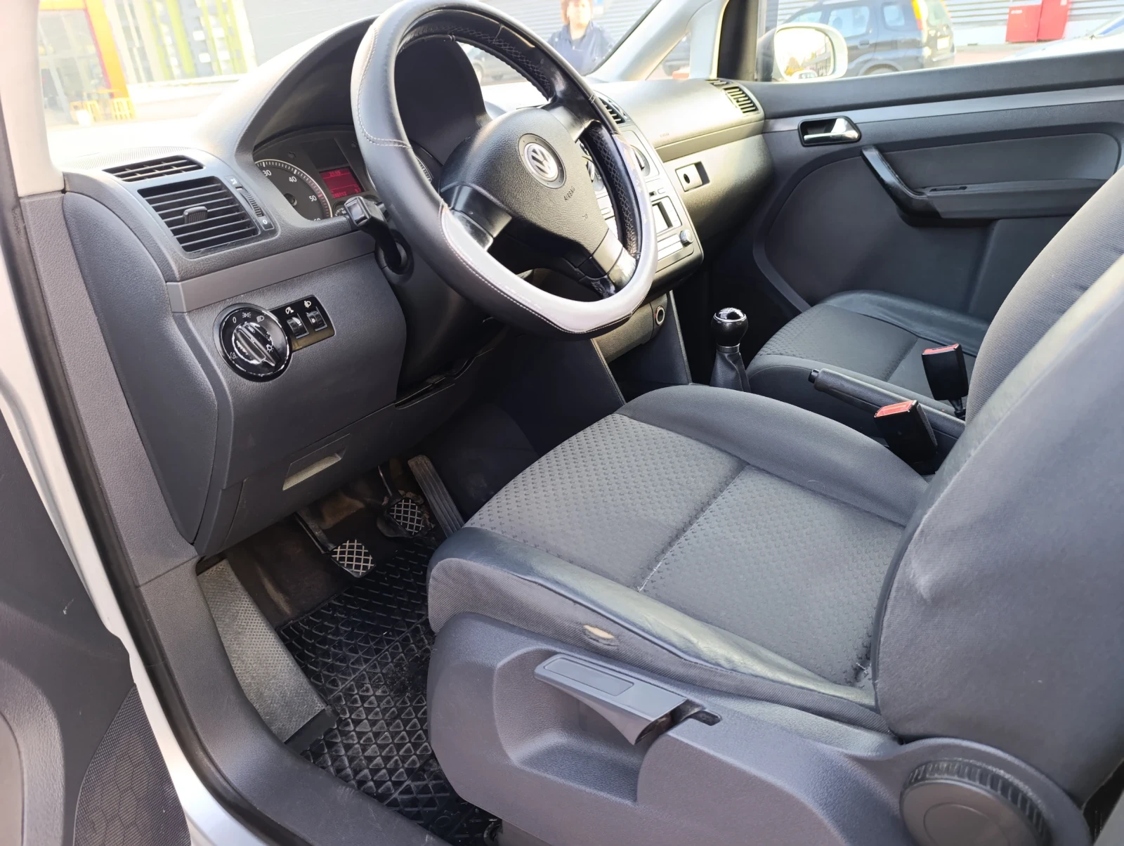 VW Touran  - изображение 9 | Auto.bg VW Touran  - изображение 9