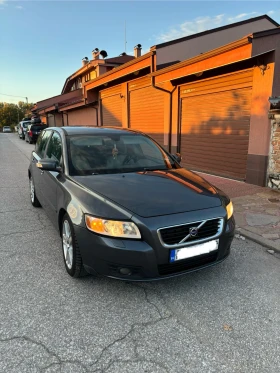 Снимка Volvo V50
