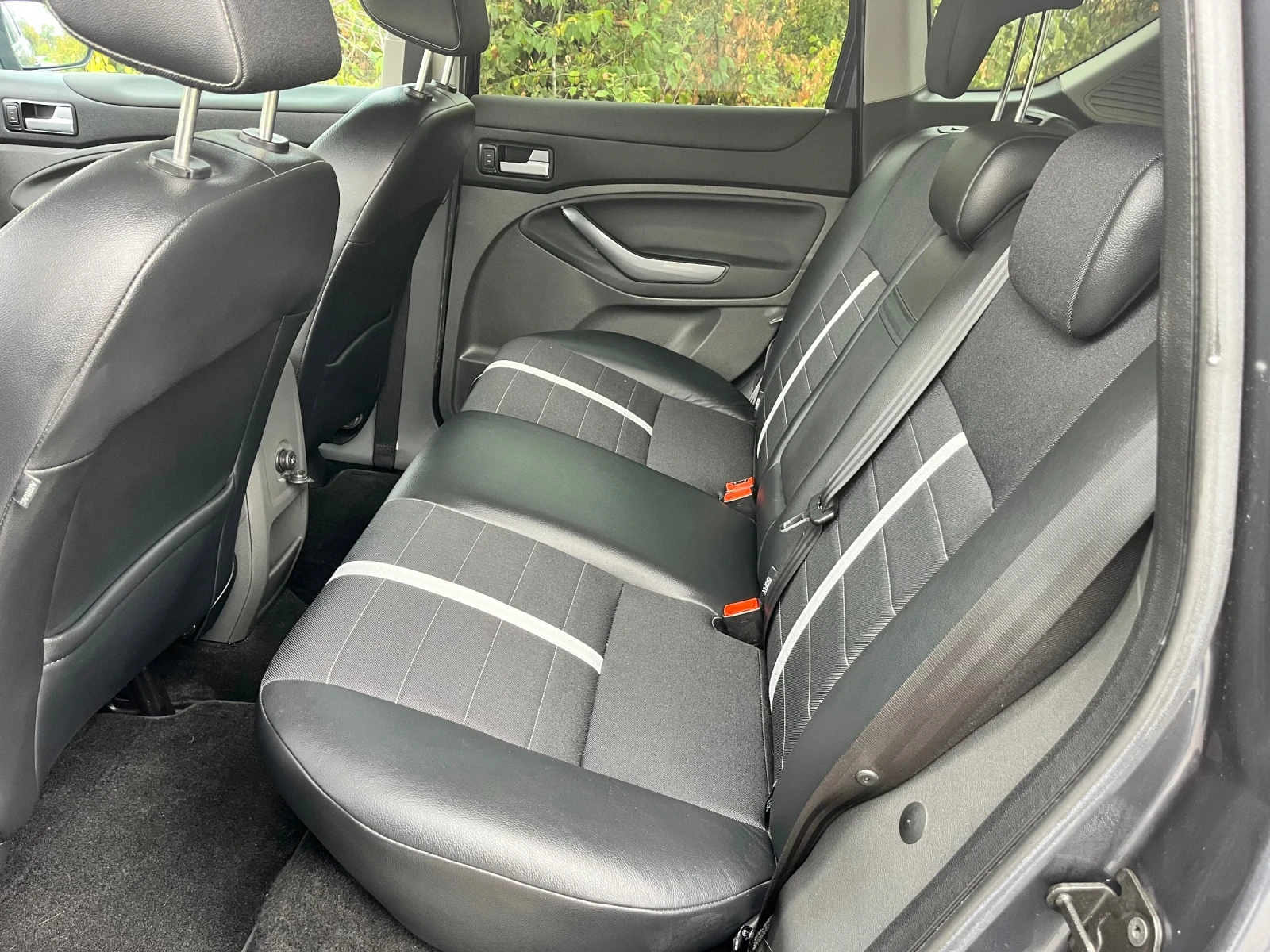 Ford Kuga 2.0D 140k.c.4X4 КЛИМА ВНОС-ГЕРМАНИЯ ТОП СЪСТОЯНИЕ - изображение 10 | Auto.bg Ford Kuga 2.0D 140k.c.4X4 КЛИМА ВНОС-ГЕРМАНИЯ ТОП СЪСТОЯНИЕ - изображение 10