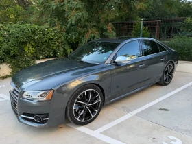 Снимка Audi S8
