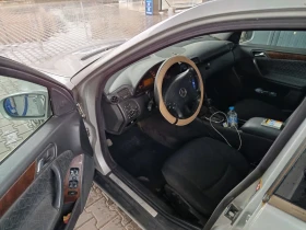Mercedes-Benz C 200 undefined | Auto.bg — изображение 13 Mercedes-Benz C 200 undefined | Auto.bg — изображение 13