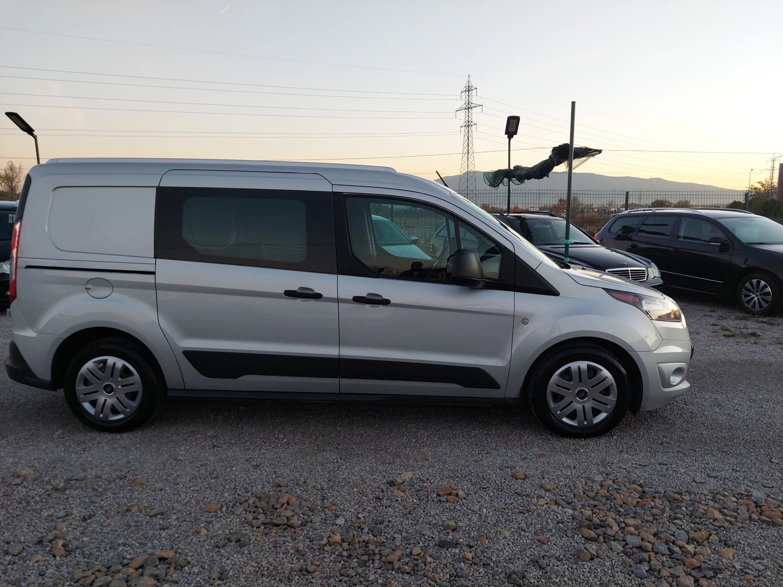Ford Connect Transit Connect 1, 5 TDCi "Trend" - изображение 4 | Auto.bg Ford Connect Transit Connect 1, 5 TDCi "Trend" - изображение 4