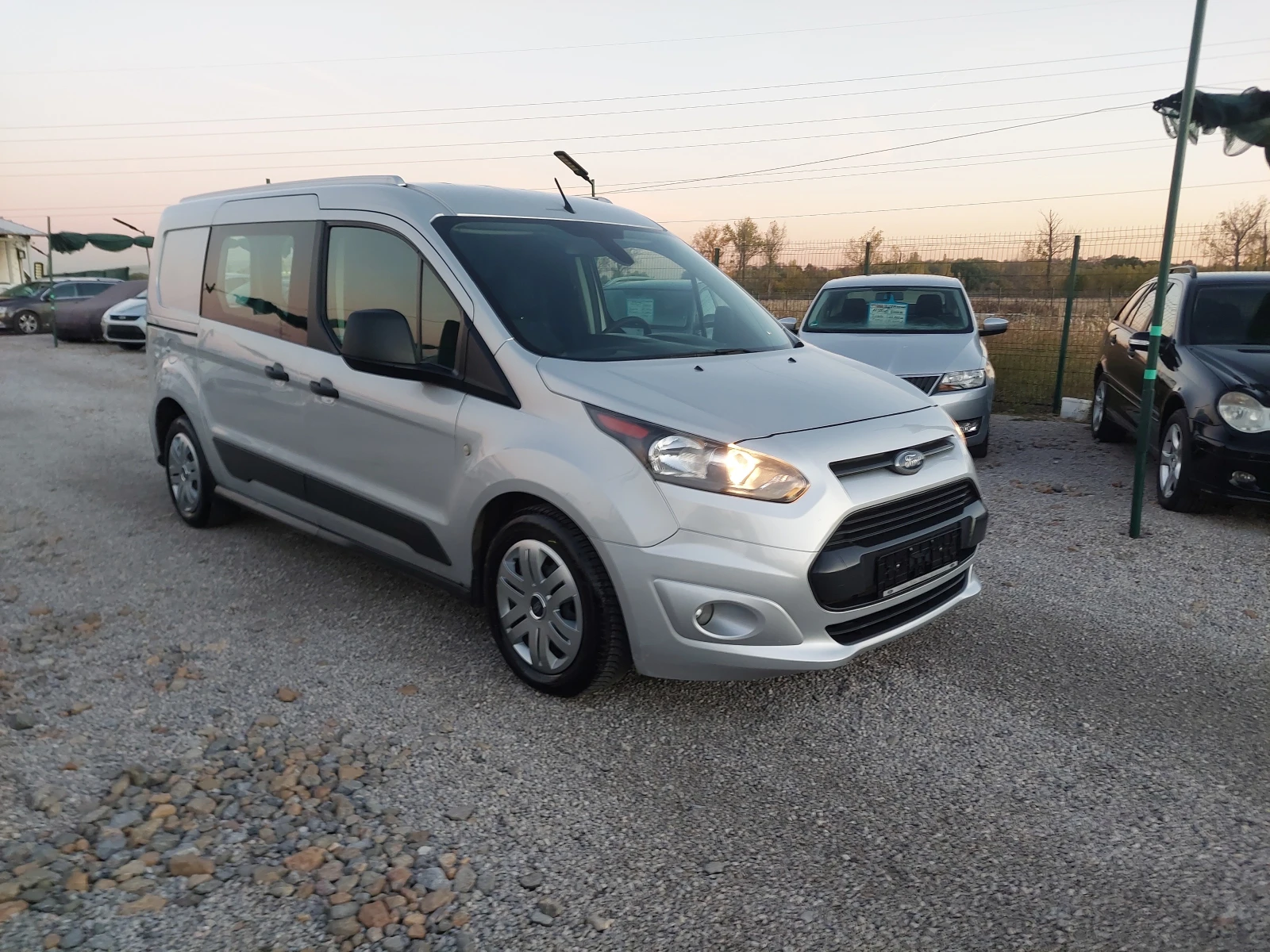 Ford Connect Transit Connect 1, 5 TDCi "Trend" - изображение 3 | Auto.bg Ford Connect Transit Connect 1, 5 TDCi "Trend" - изображение 3