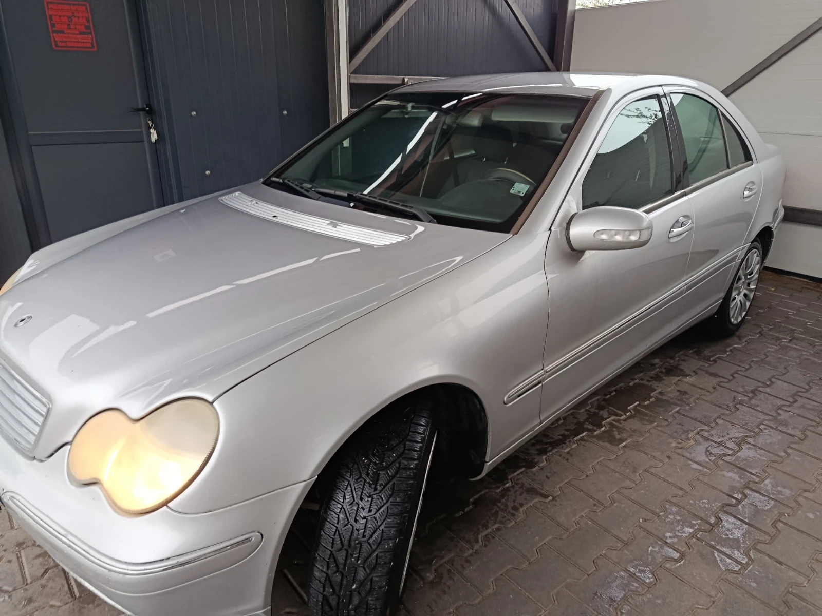 Mercedes-Benz C 200 undefined | Auto.bg — изображение 1 Mercedes-Benz C 200 undefined | Auto.bg — изображение 1