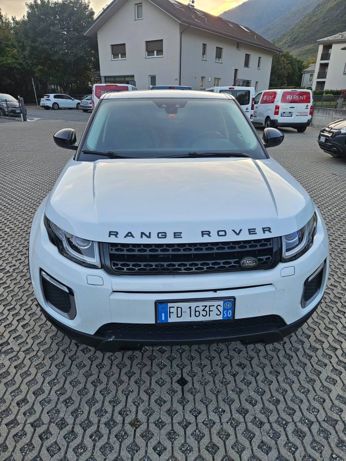 Land Rover Range Rover Evoque 2.0D/FACELIFT - изображение 5 | Auto.bg Land Rover Range Rover Evoque 2.0D/FACELIFT - изображение 5