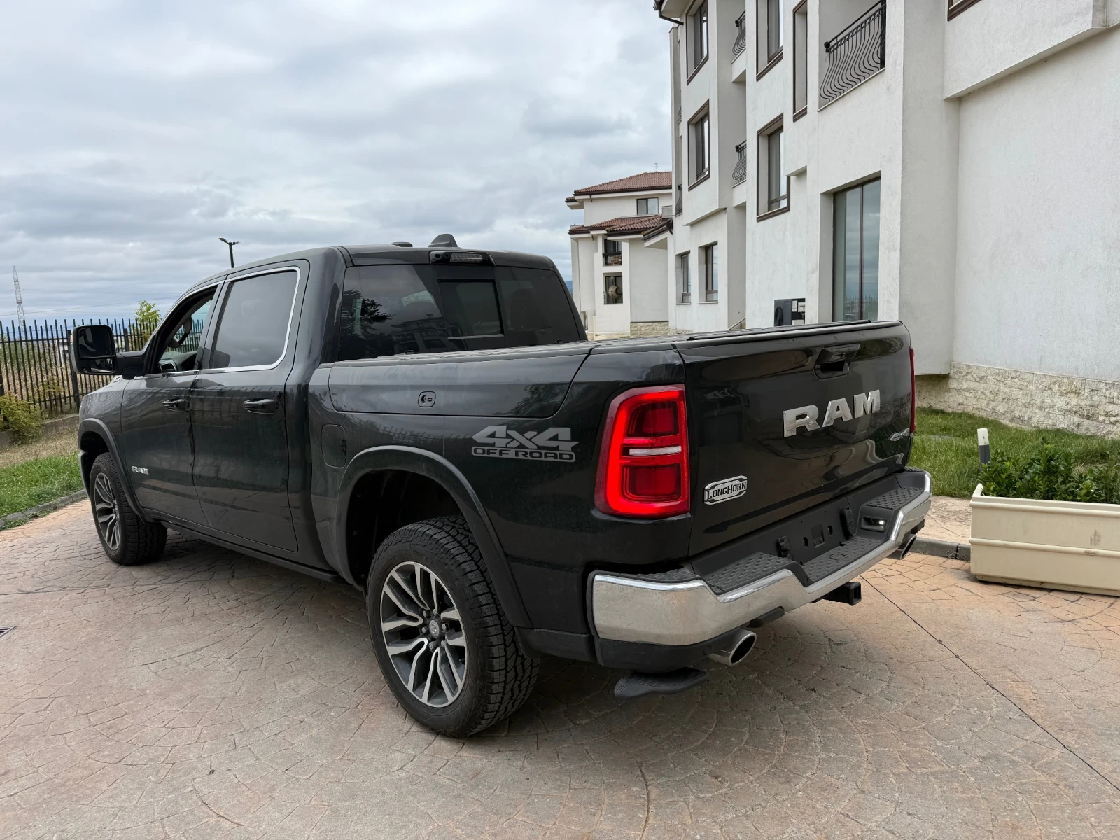 Dodge RAM 1500 LONGHORN 3.0 SST HO 540hp 2025 - изображение 5 | Auto.bg Dodge RAM 1500 LONGHORN 3.0 SST HO 540hp 2025 - изображение 5