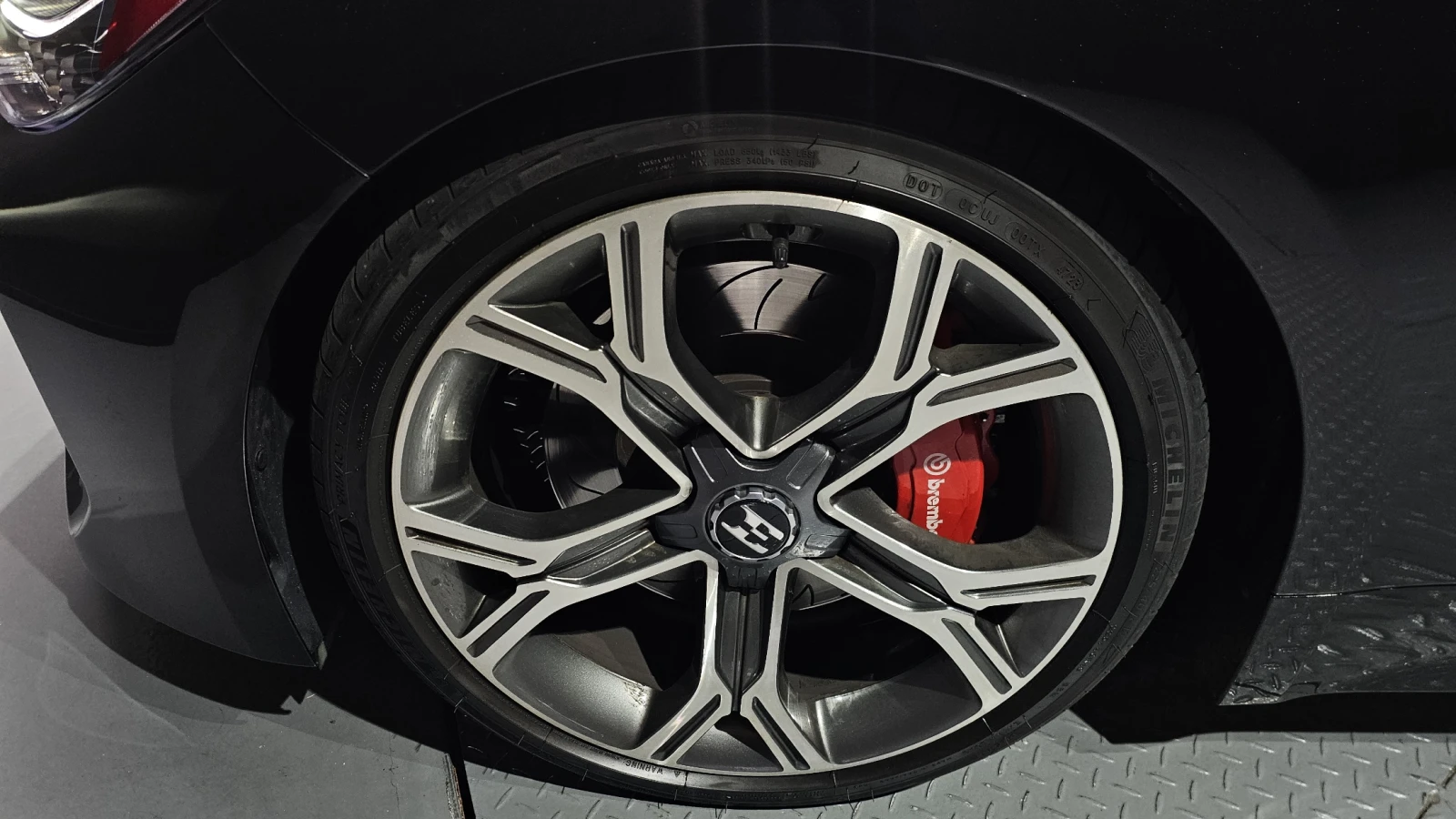 Kia Stinger 3.3 AWD Turbo GT ПРОВЕРЕНА - изображение 3 | Auto.bg Kia Stinger 3.3 AWD Turbo GT ПРОВЕРЕНА - изображение 3