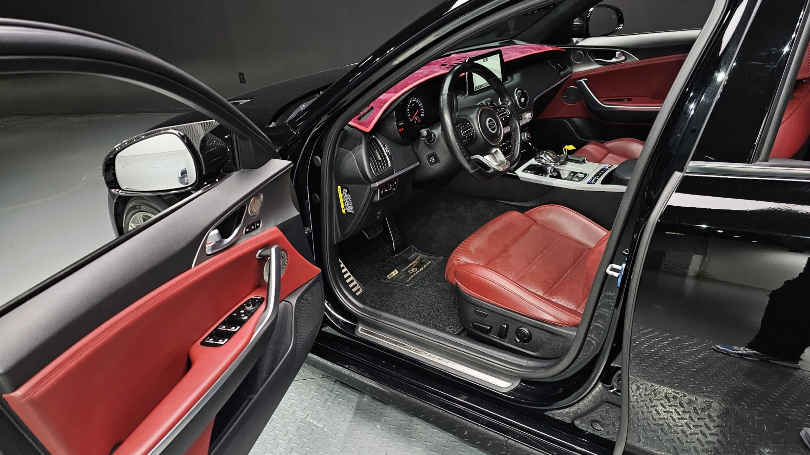 Kia Stinger 3.3 AWD Turbo GT ПРОВЕРЕНА - изображение 10 | Auto.bg Kia Stinger 3.3 AWD Turbo GT ПРОВЕРЕНА - изображение 10