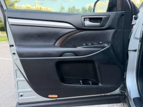 Toyota Highlander * XLE * CARFAX * ОПЦИЯ ЗА ФИНАНСИРАНЕ | Auto.bg — изображение 12 Toyota Highlander * XLE * CARFAX * ОПЦИЯ ЗА ФИНАНСИРАНЕ | Auto.bg — изображение 12