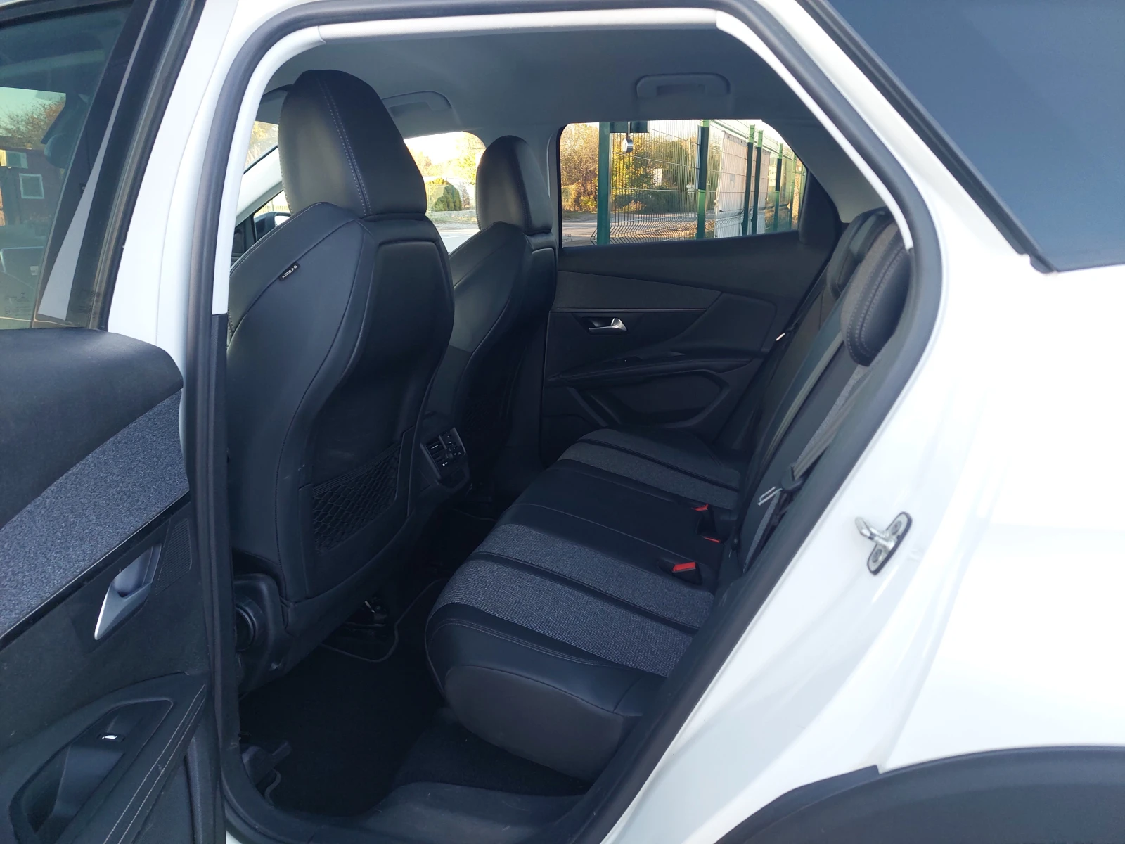 Peugeot 3008 1.2 PureTech - изображение 9 | Auto.bg Peugeot 3008 1.2 PureTech - изображение 9