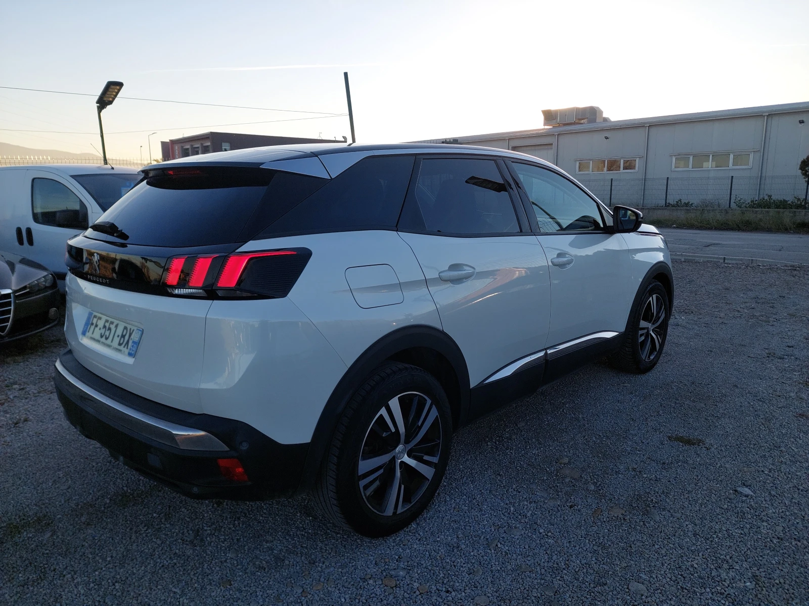 Peugeot 3008 1.2 PureTech - изображение 5 | Auto.bg Peugeot 3008 1.2 PureTech - изображение 5