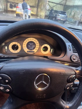 Mercedes-Benz E 320 CDI фейслифт в много добро състояние - 5200 € / 10170.32 лв. - 81727035 11 | Car24.bg Mercedes-Benz E 320 CDI фейслифт в много добро състояние - 5200 € / 10170.32 лв. - 81727035 11