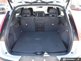 Volvo XC40 360 Camera I Leather I PANO Roof | NAV - 28239 € - 39710665 15 | Car24.bg Volvo XC40 360 Camera I Leather I PANO Roof | NAV - 28239 € - 39710665 15