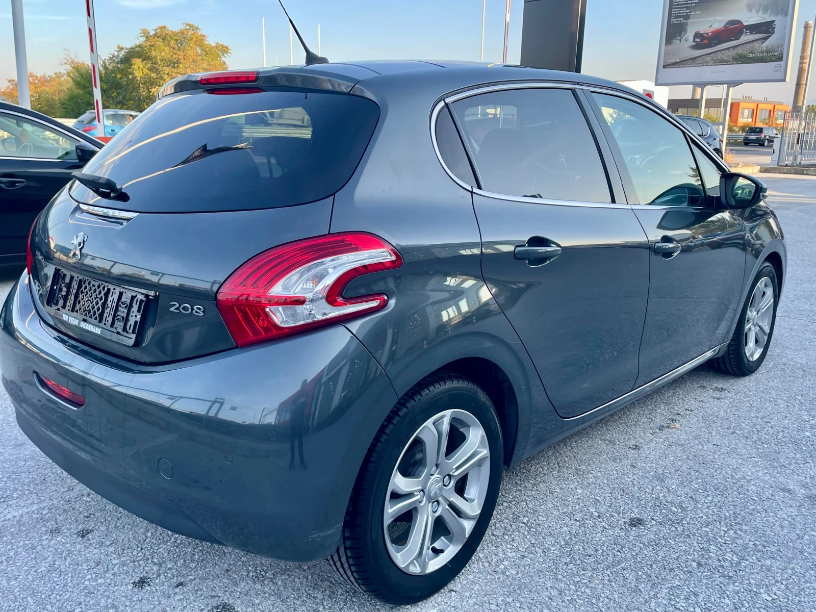 Peugeot 208 1.2 pure tech Allure Full - изображение 3 | Auto.bg Peugeot 208 1.2 pure tech Allure Full - изображение 3