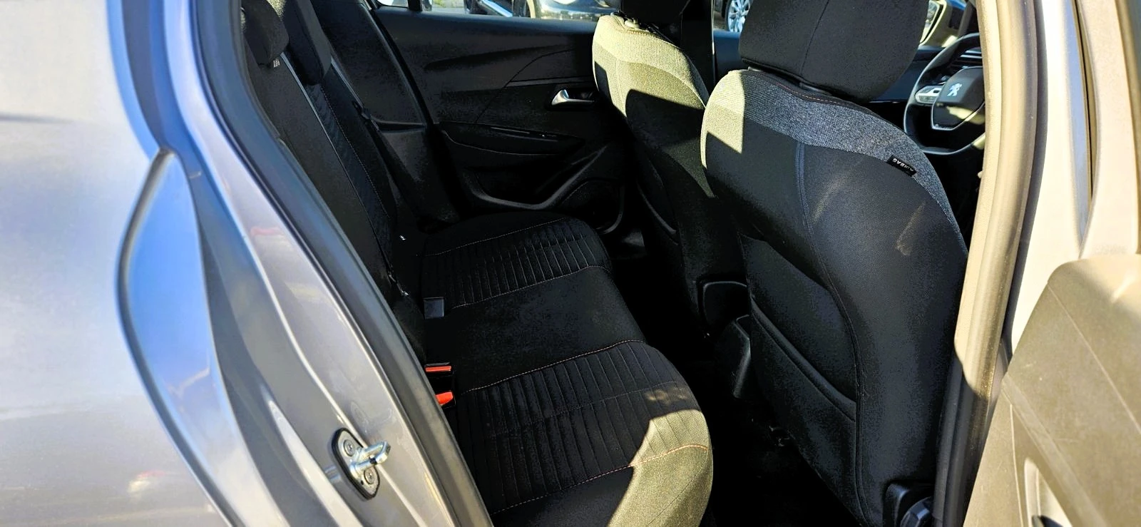 Peugeot 208 1.2i* Active Business *  - изображение 9 | Auto.bg Peugeot 208 1.2i* Active Business *  - изображение 9