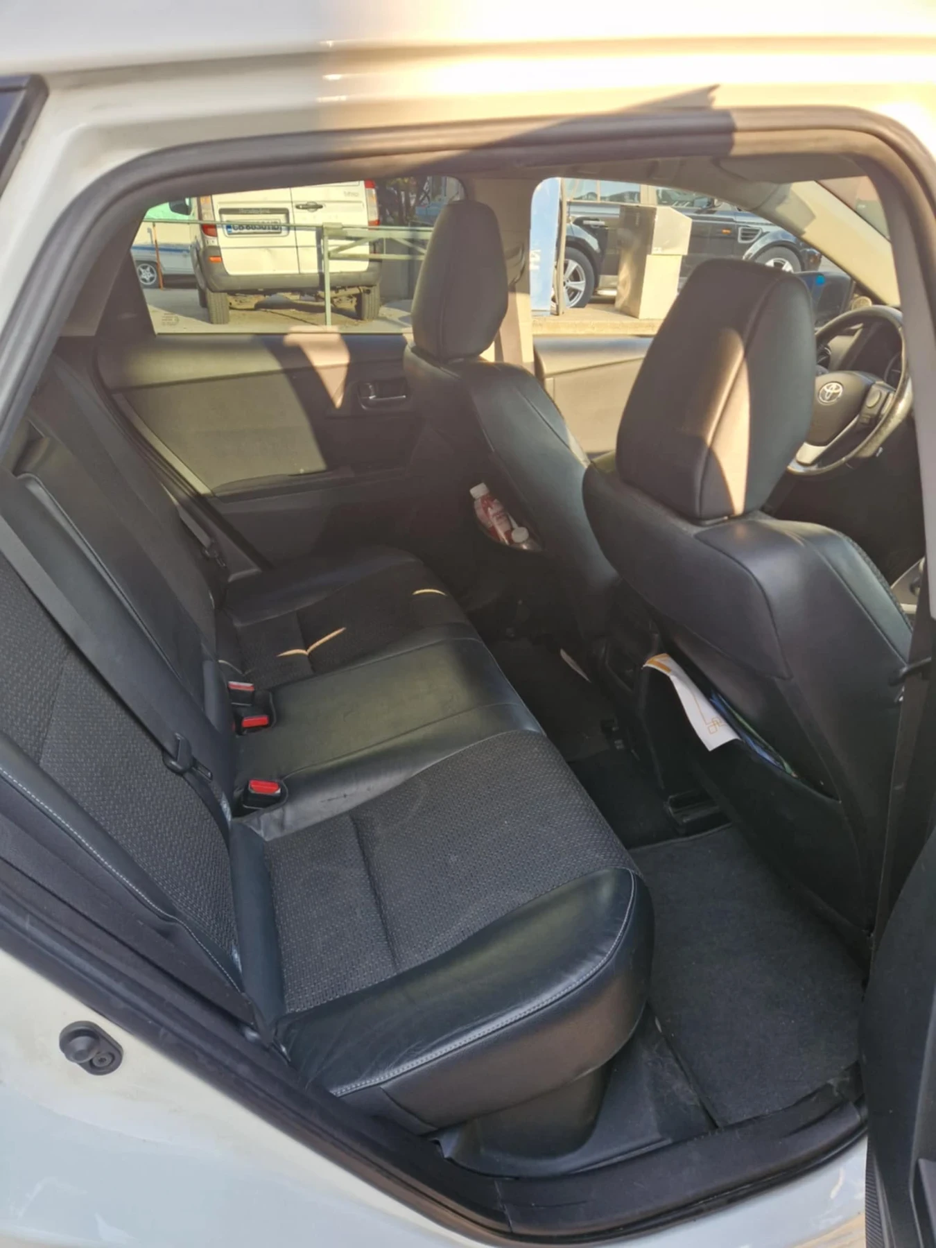 Toyota Auris 1.8 Hybrid  - изображение 8 | Auto.bg Toyota Auris 1.8 Hybrid  - изображение 8