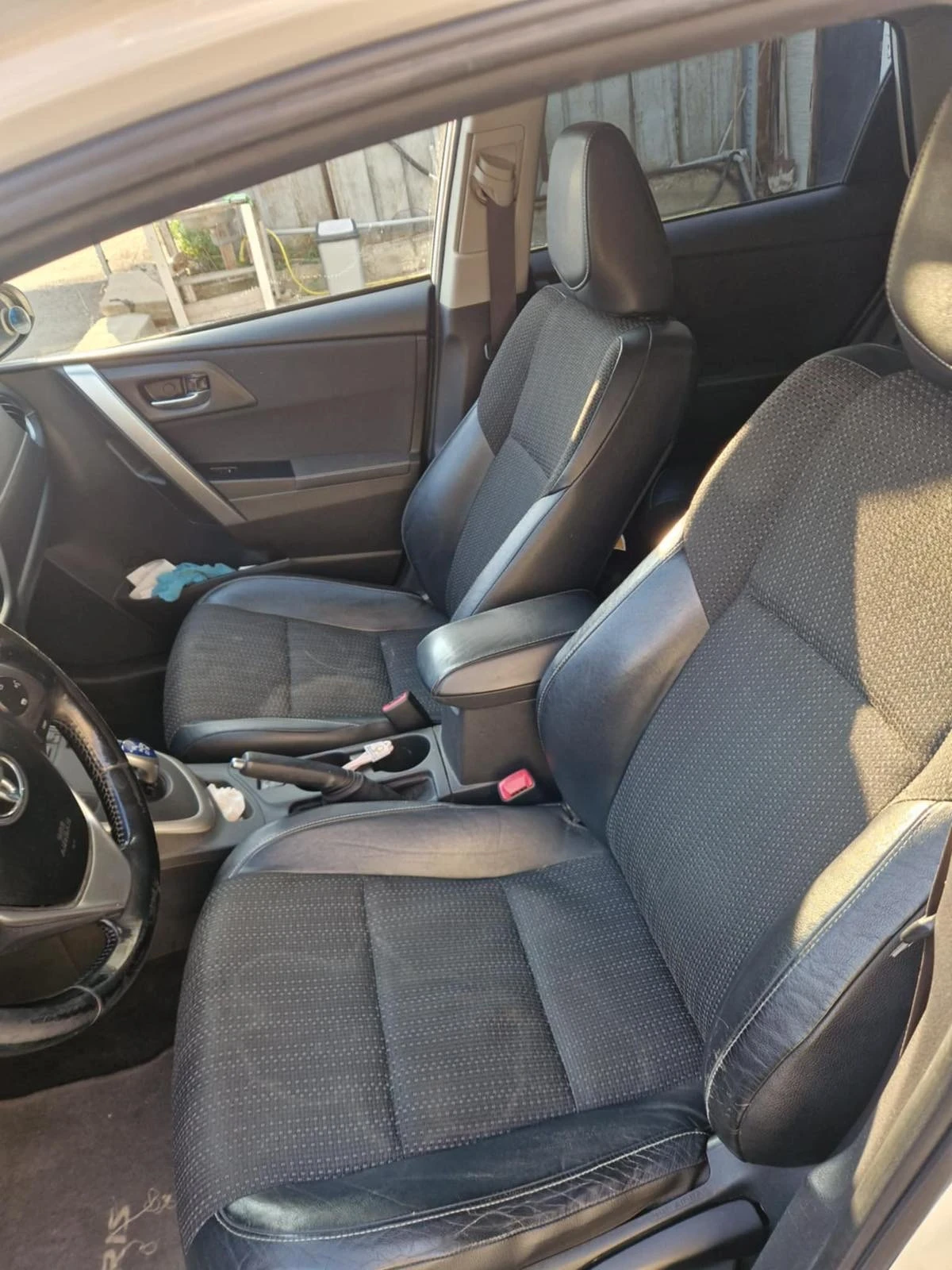 Toyota Auris 1.8 Hybrid  - изображение 7 | Auto.bg Toyota Auris 1.8 Hybrid  - изображение 7