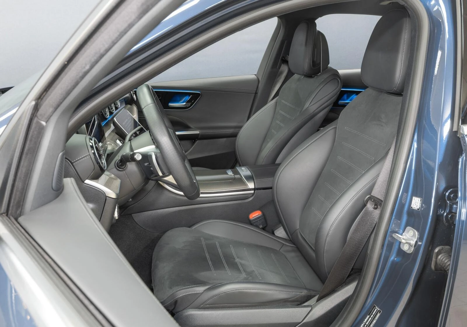 Mercedes-Benz C 220 d* AMG* CAM* DISTR* MULTIBEAM*  - изображение 8 | Auto.bg Mercedes-Benz C 220 d* AMG* CAM* DISTR* MULTIBEAM*  - изображение 8