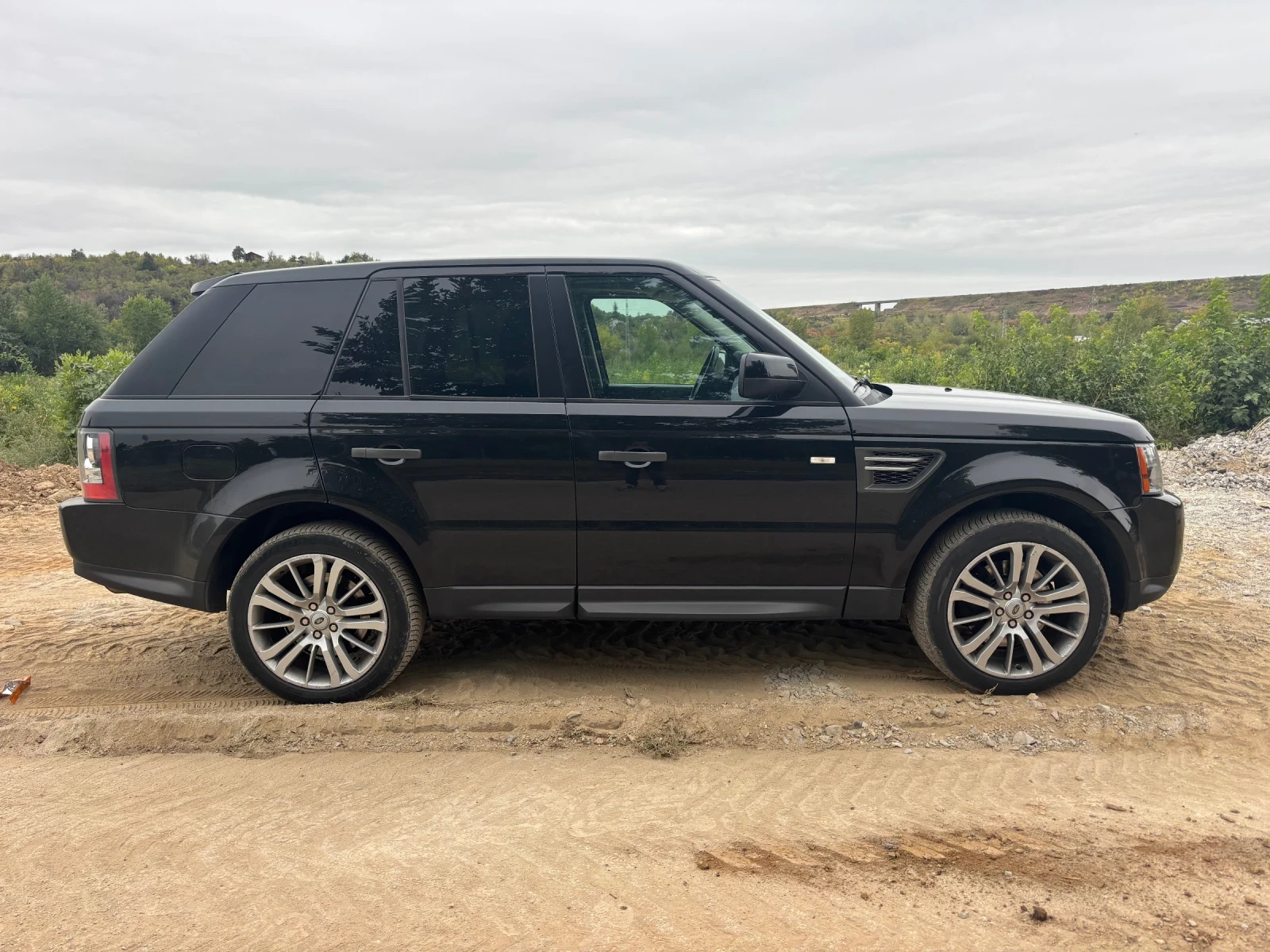 Land Rover Range Rover Sport 3.0 HSE FACELIFT - изображение 3 | Auto.bg Land Rover Range Rover Sport 3.0 HSE FACELIFT - изображение 3