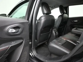 Jeep Cherokee TRAILHAWK/REMOTE START/CARPLAY/NAVI/KEYLESS/V6 - 34500 лв. / 17639.57 € - 43975549 17 | Car24.bg Jeep Cherokee TRAILHAWK/REMOTE START/CARPLAY/NAVI/KEYLESS/V6 - 34500 лв. / 17639.57 € - 43975549 17