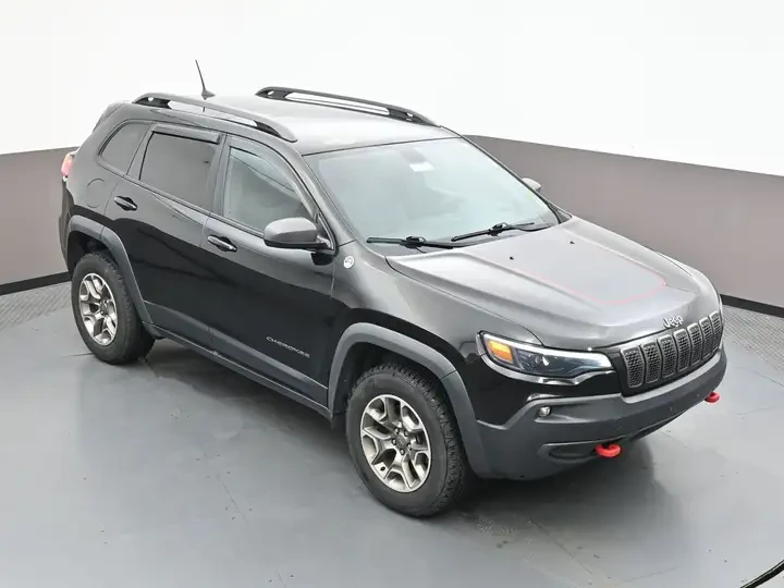 Jeep Cherokee TRAILHAWK/REMOTE START/CARPLAY/NAVI/KEYLESS/V6 - 34500 лв. / 17639.57 € - 43975549 1 | Car24.bg Jeep Cherokee TRAILHAWK/REMOTE START/CARPLAY/NAVI/KEYLESS/V6 - 34500 лв. / 17639.57 € - 43975549 1