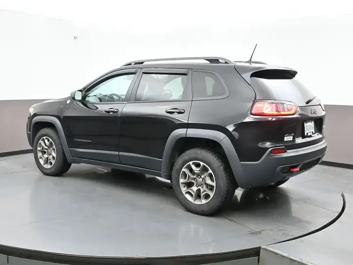 Jeep Cherokee TRAILHAWK/REMOTE START/CARPLAY/NAVI/KEYLESS/V6 - изображение 6 | Auto.bg Jeep Cherokee TRAILHAWK/REMOTE START/CARPLAY/NAVI/KEYLESS/V6 - изображение 6