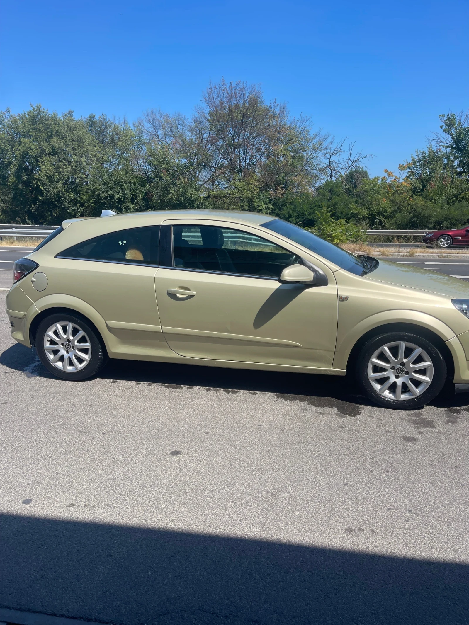 Opel Astra GTC LPG първи собственик - изображение 8 | Auto.bg Opel Astra GTC LPG първи собственик - изображение 8