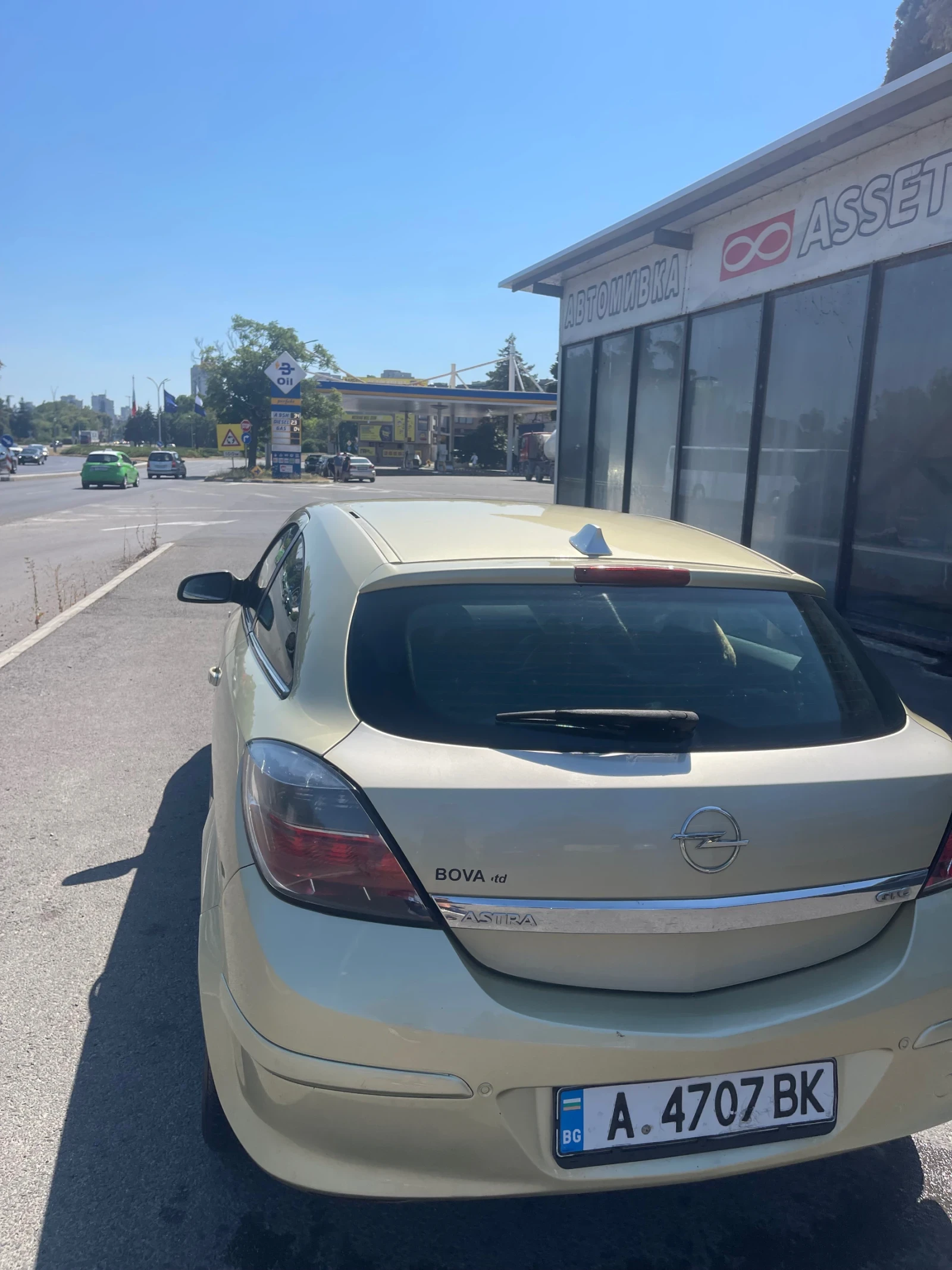 Opel Astra GTC LPG първи собственик - изображение 10 | Auto.bg Opel Astra GTC LPG първи собственик - изображение 10