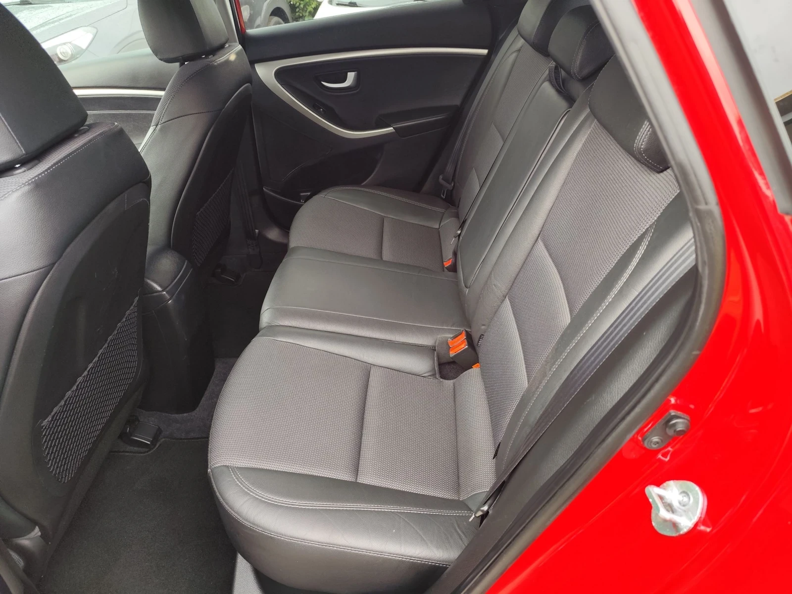 Hyundai I30 1.6 GDI Швейцария - изображение 8 | Auto.bg Hyundai I30 1.6 GDI Швейцария - изображение 8