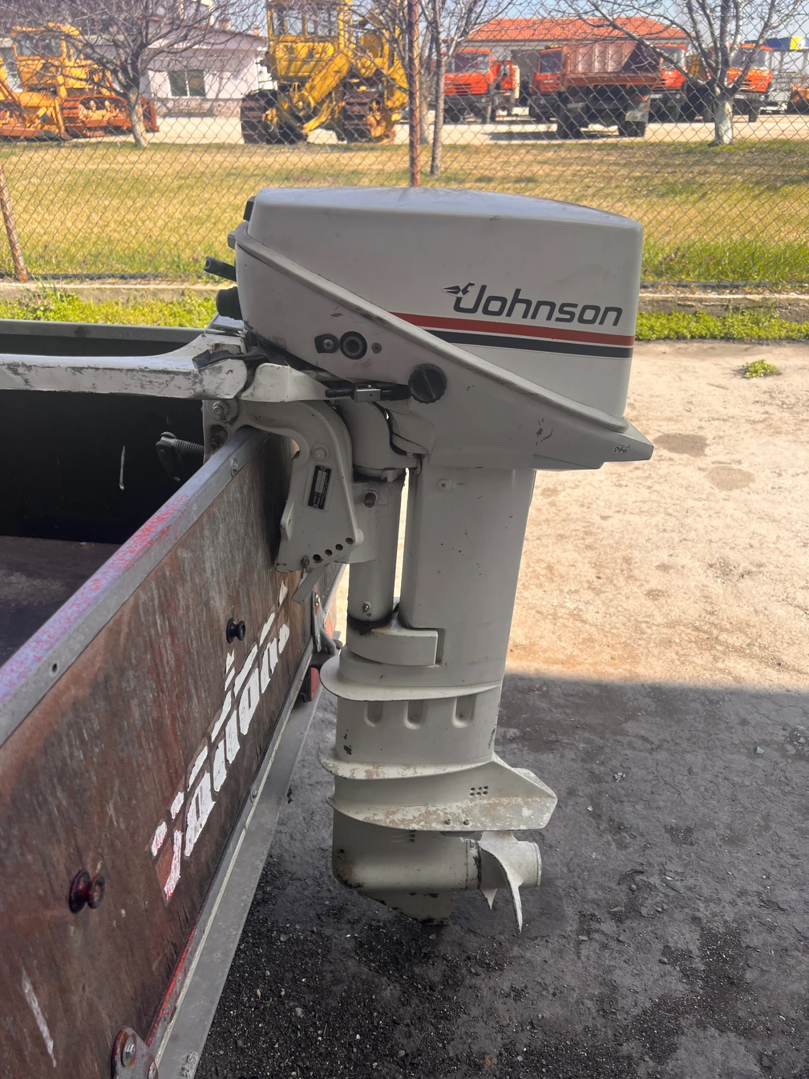 Извънбордов двигател Johnson undefined | Auto.bg — изображение 1 Извънбордов двигател Johnson undefined | Auto.bg — изображение 1