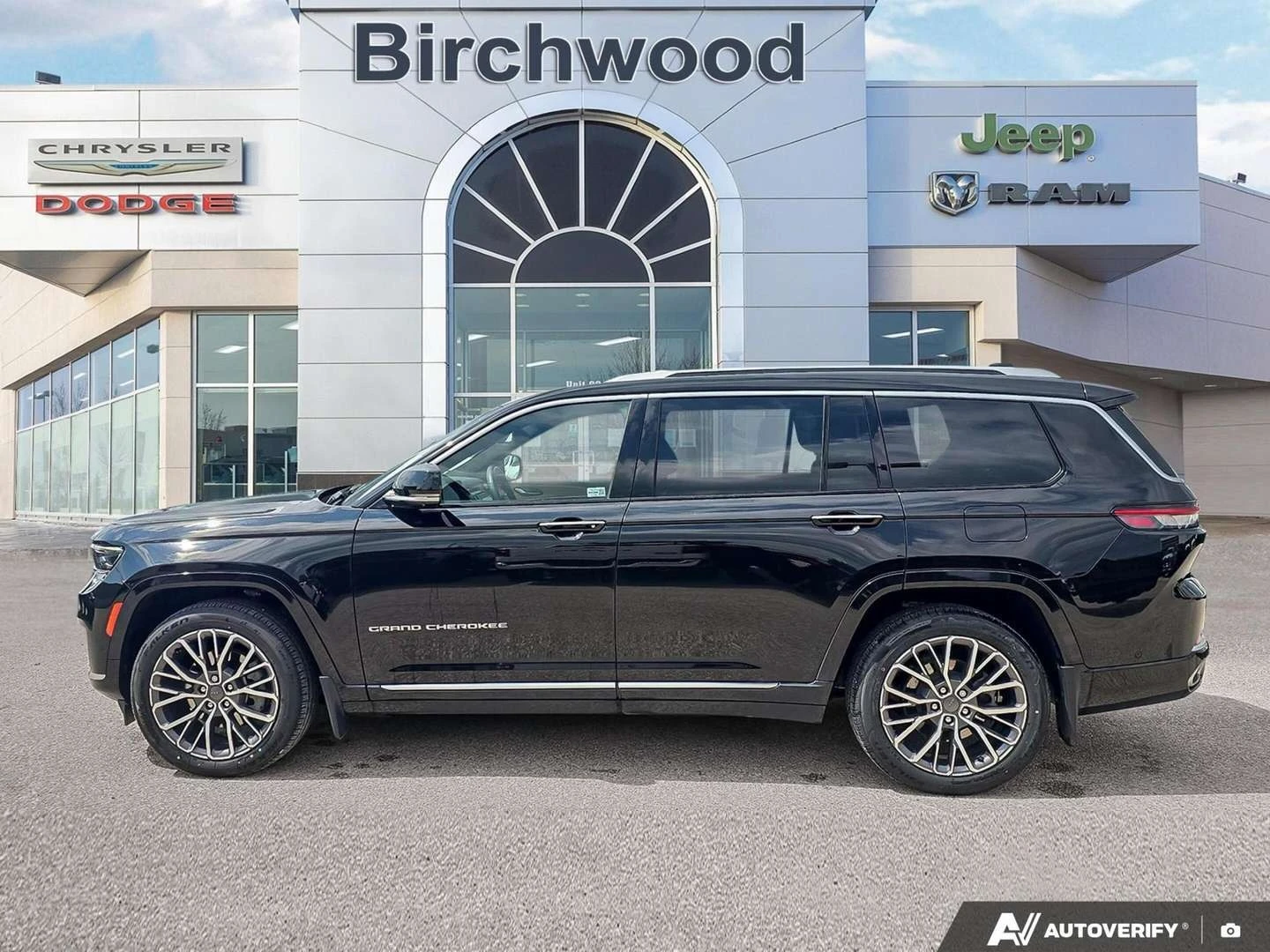 Jeep Grand cherokee Summit Reserve* МАСАЖ* 6места* V8 HEMI* FULL ЗА МО | Auto.bg — изображение 1 Jeep Grand cherokee Summit Reserve* МАСАЖ* 6места* V8 HEMI* FULL ЗА МО | Auto.bg — изображение 1
