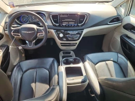 Chrysler Pacifica Touring L * CARFAX * ОПЦИЯ ЗА ФИНАНСИРАНЕ | Auto.bg — изображение 8 Chrysler Pacifica Touring L * CARFAX * ОПЦИЯ ЗА ФИНАНСИРАНЕ | Auto.bg — изображение 8