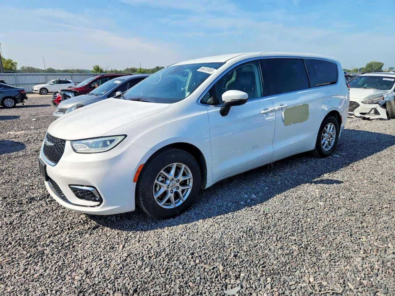 Chrysler Pacifica Touring L * CARFAX * ОПЦИЯ ЗА ФИНАНСИРАНЕ | Auto.bg — изображение 1 Chrysler Pacifica Touring L * CARFAX * ОПЦИЯ ЗА ФИНАНСИРАНЕ | Auto.bg — изображение 1