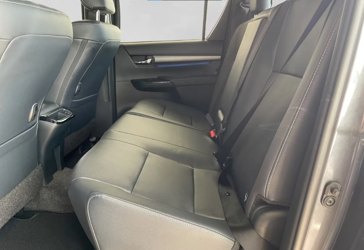 Toyota Hilux Double Cab* D-4D* Invincible* 4x4 - изображение 6 | Auto.bg Toyota Hilux Double Cab* D-4D* Invincible* 4x4 - изображение 6