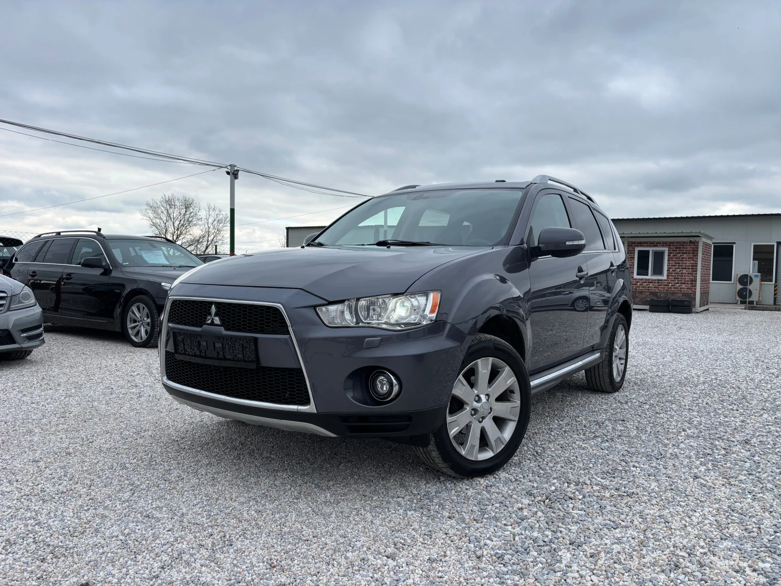 Mitsubishi Outlander 4x4/Auto/Navi/Keyless/7м | Auto.bg — изображение 1 Mitsubishi Outlander 4x4/Auto/Navi/Keyless/7м | Auto.bg — изображение 1