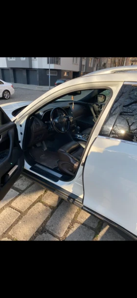 Infiniti QX70 S N1 - 12490 € / 24428.32 лв. - 94479325 6 | Car24.bg Infiniti QX70 S N1 - 12490 € / 24428.32 лв. - 94479325 6
