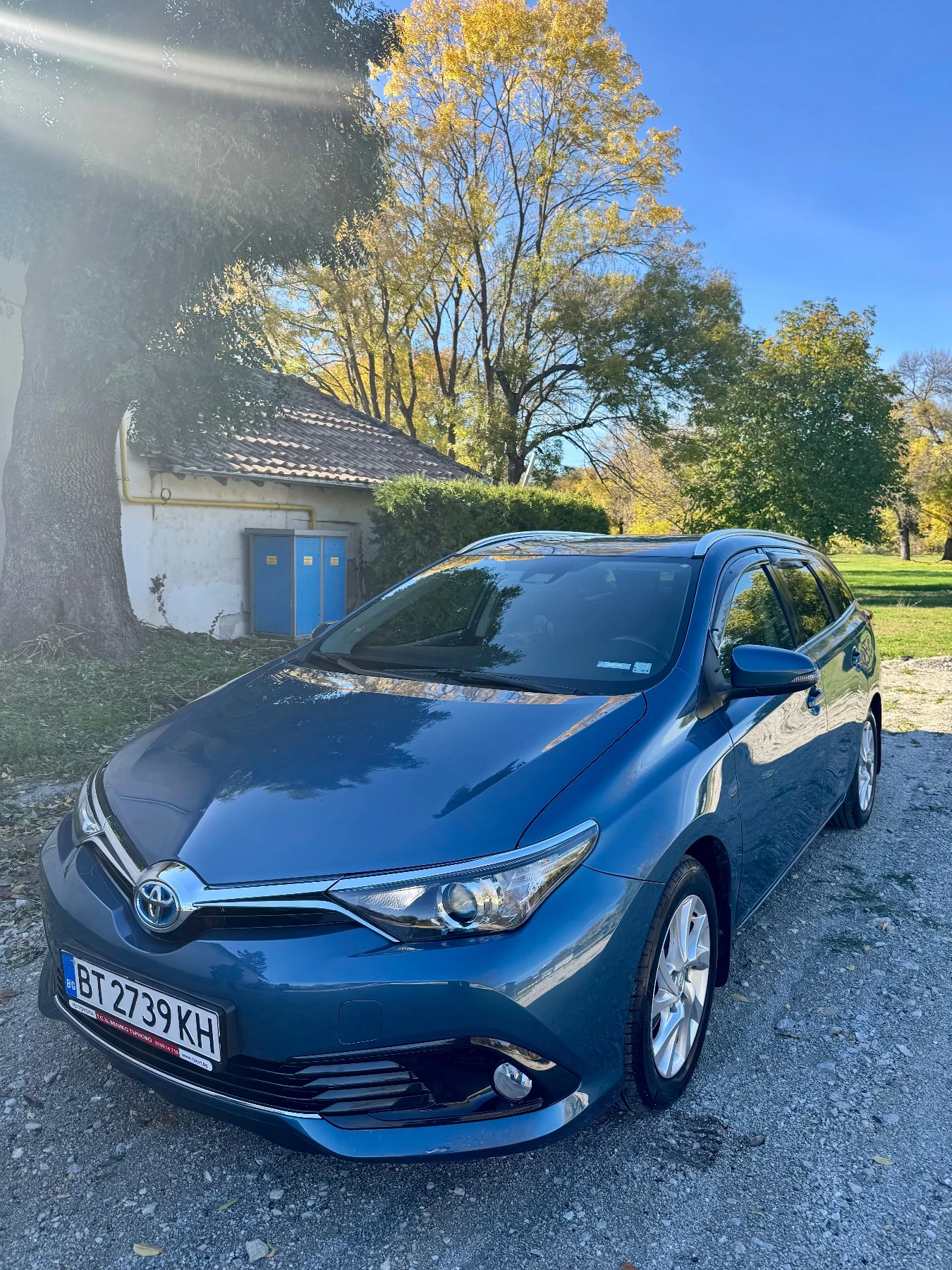 Toyota Auris Touring Sports Hybrid - изображение 7 | Auto.bg Toyota Auris Touring Sports Hybrid - изображение 7
